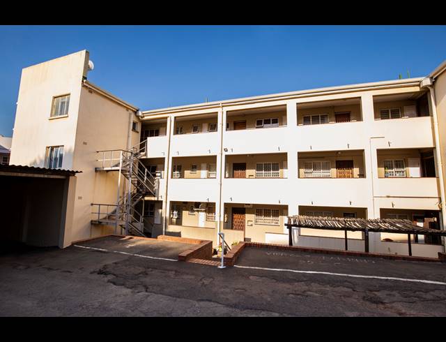 2.5 BEDROOM APARTMENT FOR SALE IN GLENWOOD
